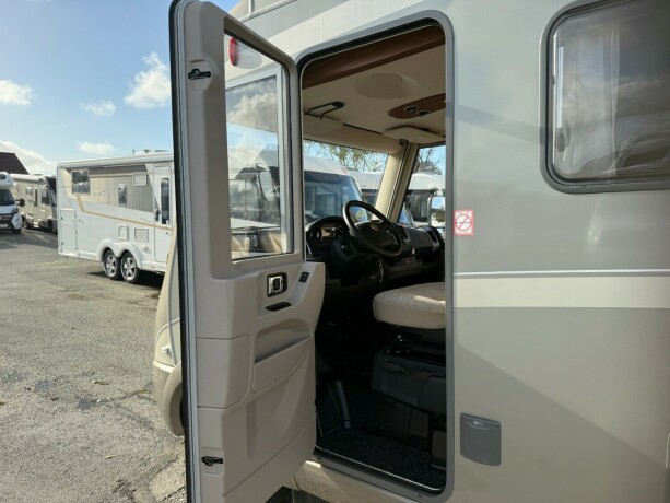 hymer-ex-598-b-f248rerkort-mulighet-queensbed-senkeseng-truma-kombi-stort-kj248leskap-lettkj248rt-diesel-2017-big-8