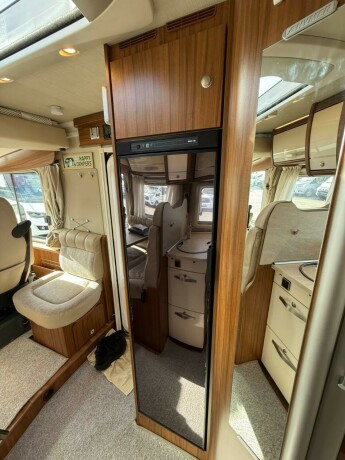 hymer-ex-598-b-f248rerkort-mulighet-queensbed-senkeseng-truma-kombi-stort-kj248leskap-lettkj248rt-diesel-2017-big-45