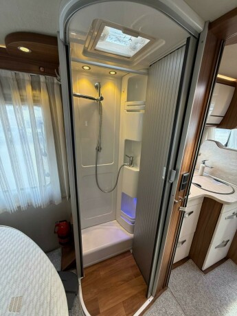 hymer-ex-598-b-f248rerkort-mulighet-queensbed-senkeseng-truma-kombi-stort-kj248leskap-lettkj248rt-diesel-2017-big-50