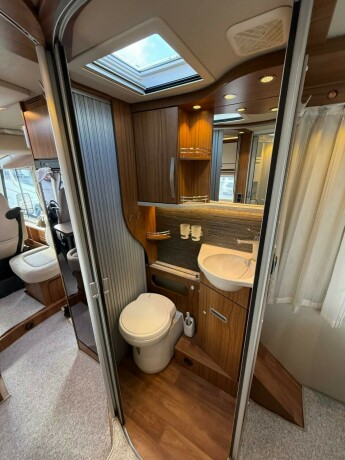 hymer-ex-598-b-f248rerkort-mulighet-queensbed-senkeseng-truma-kombi-stort-kj248leskap-lettkj248rt-diesel-2017-big-54