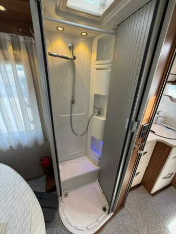 hymer-ex-598-b-f248rerkort-mulighet-queensbed-senkeseng-truma-kombi-stort-kj248leskap-lettkj248rt-diesel-2017-big-51