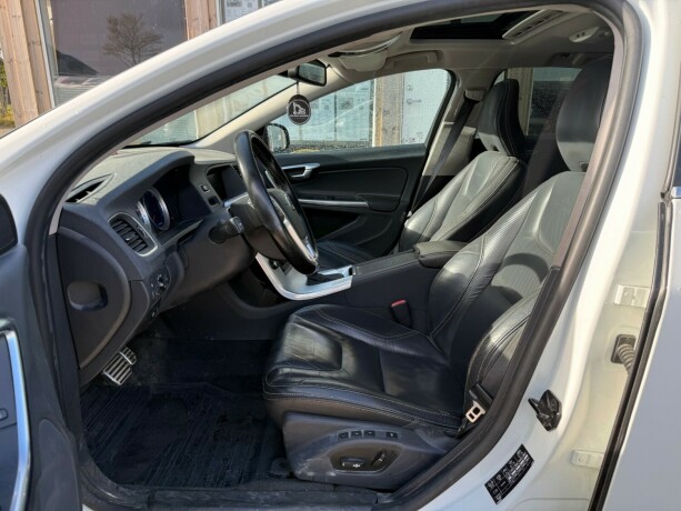 volvo-v60-diesel-2012-big-9