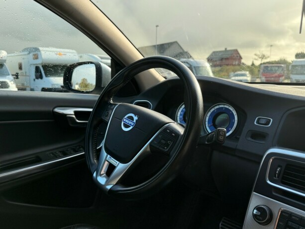 volvo-v60-diesel-2012-big-12