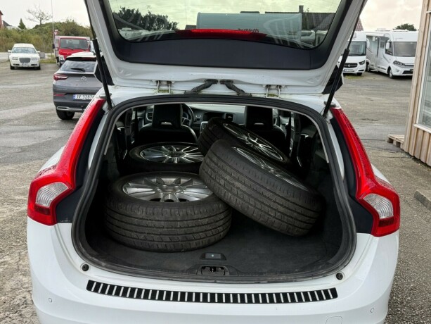 volvo-v60-diesel-2012-big-33