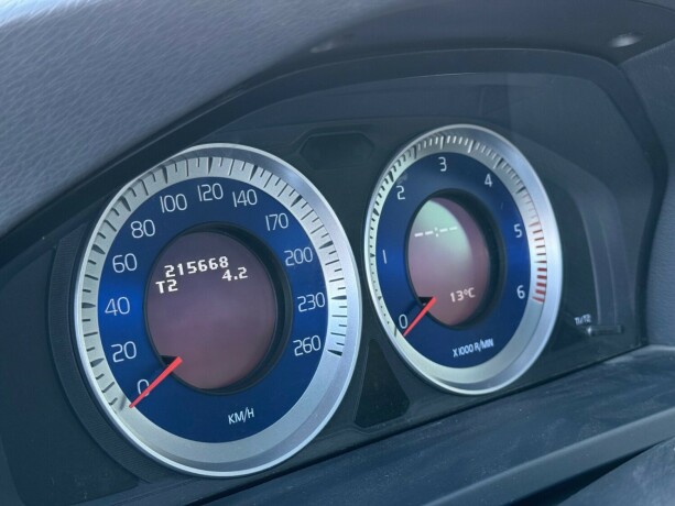 volvo-v60-diesel-2012-big-18