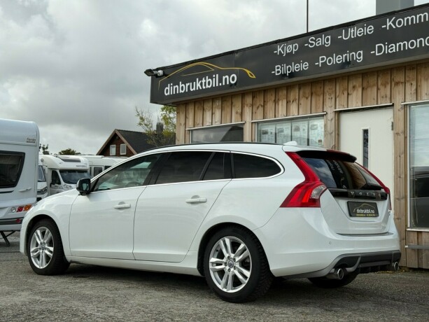 volvo-v60-diesel-2012-big-3