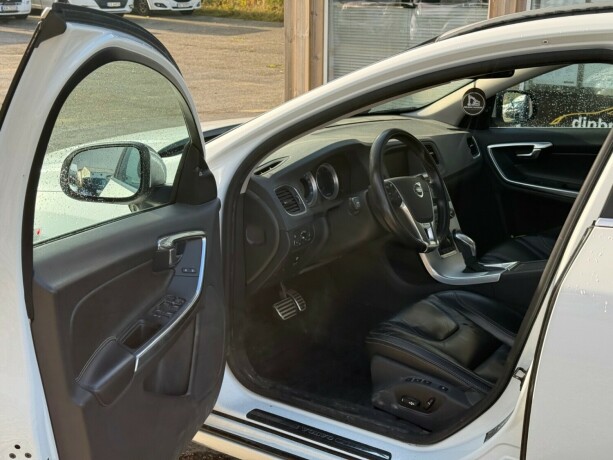 volvo-v60-diesel-2012-big-7