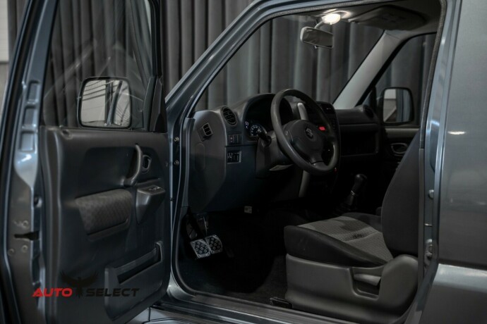 suzuki-jimny-bensin-2008-big-15