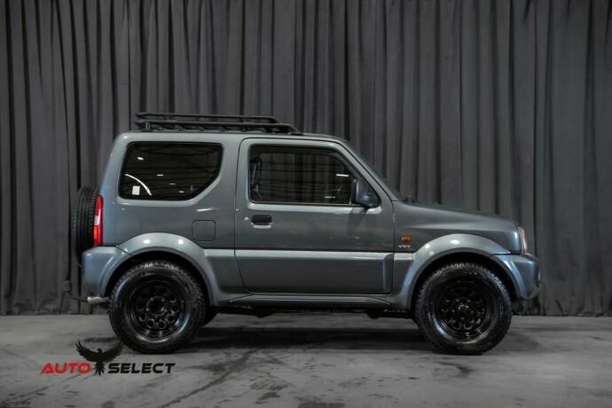 suzuki-jimny-bensin-2008-big-12