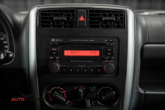 suzuki-jimny-bensin-2008-big-24