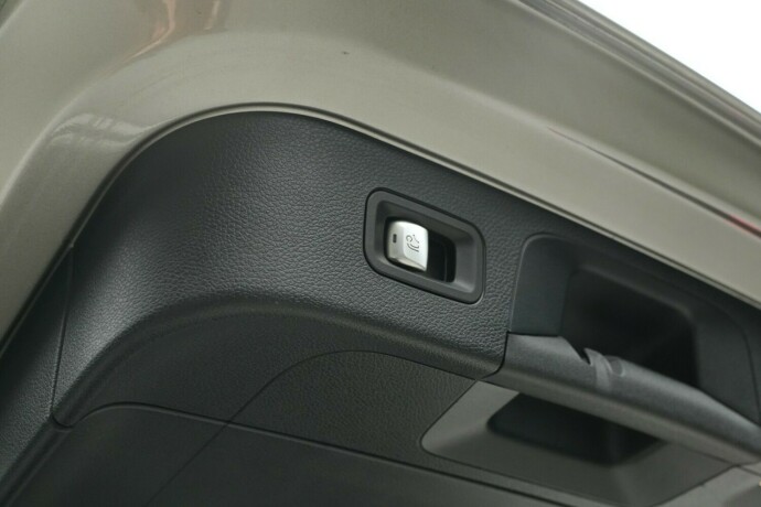 mercedes-benz-eqc400-elektrisitet-2021-big-18