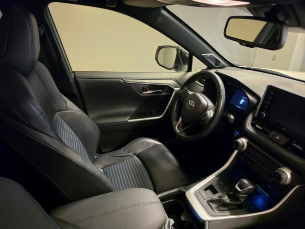 toyota-rav4-elektrisitetbensin-2020-big-12