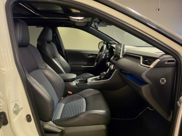 toyota-rav4-elektrisitetbensin-2020-big-10