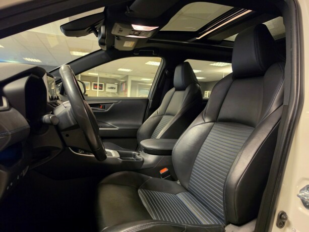 toyota-rav4-elektrisitetbensin-2020-big-21