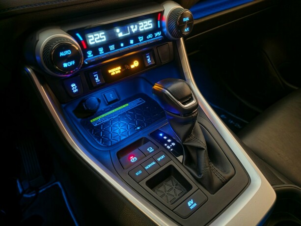 toyota-rav4-elektrisitetbensin-2020-big-27