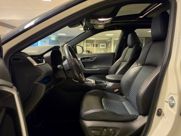 toyota-rav4-elektrisitetbensin-2020-big-20