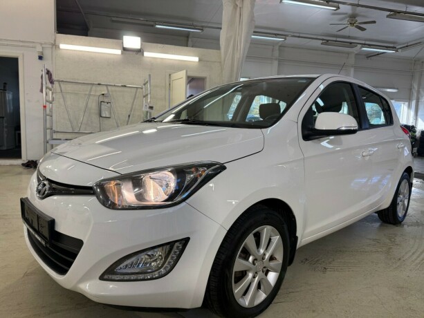 hyundai-i20-bensin-2013-big-7
