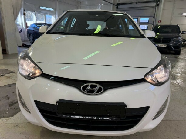 hyundai-i20-bensin-2013-big-8