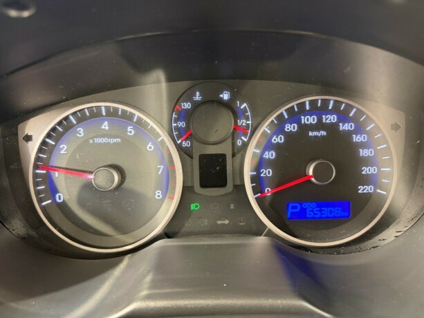 hyundai-i20-bensin-2013-big-24