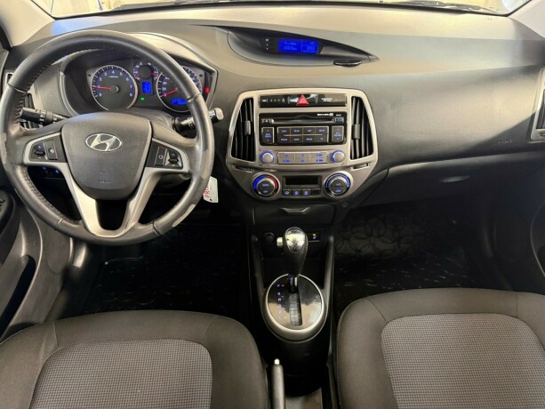 hyundai-i20-bensin-2013-big-13