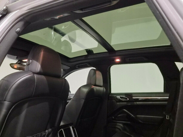 porsche-cayenne-diesel-2011-big-24