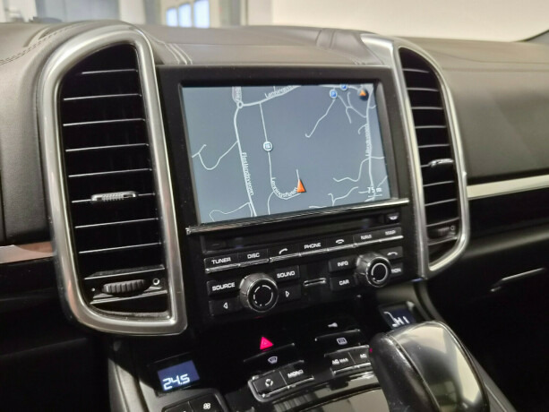 porsche-cayenne-diesel-2011-big-18