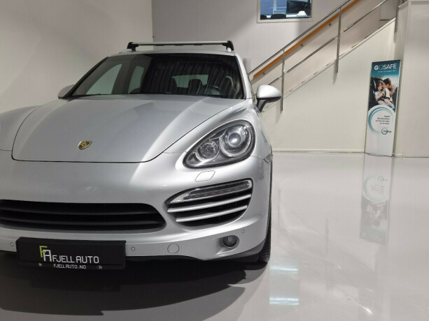 porsche-cayenne-diesel-2011-big-2