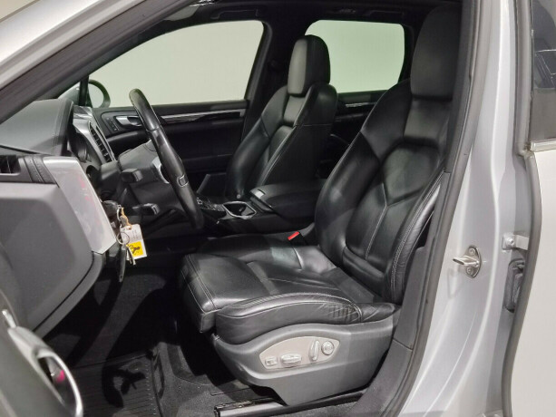 porsche-cayenne-diesel-2011-big-12