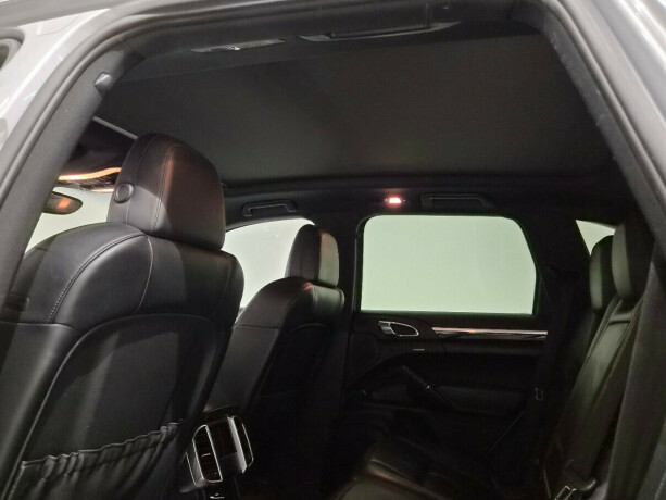 porsche-cayenne-diesel-2011-big-25