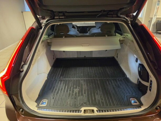 volvo-v90-plug-in-petrol-2019-big-25