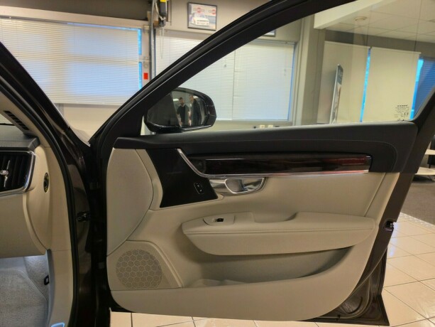 volvo-v90-plug-in-petrol-2019-big-16