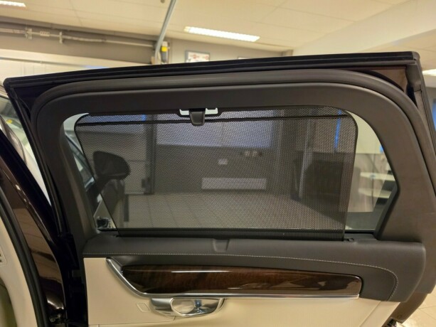 volvo-v90-plug-in-petrol-2019-big-24