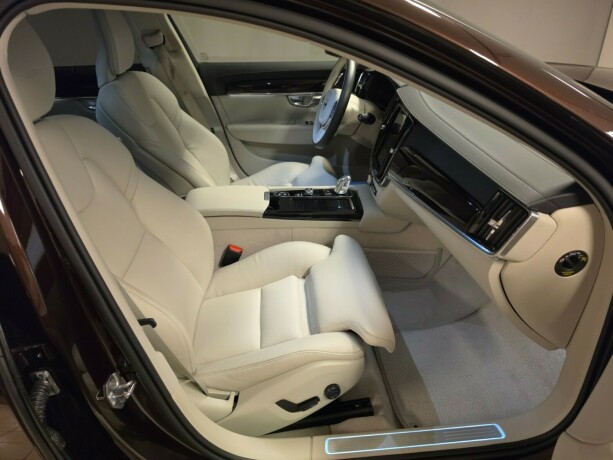 volvo-v90-plug-in-petrol-2019-big-15