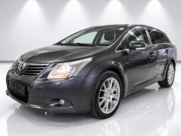 toyota-avensis-diesel-2011-big-0