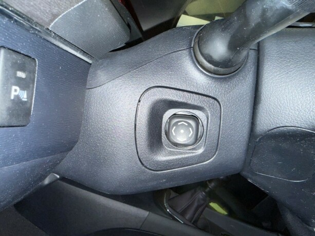toyota-avensis-diesel-2011-big-5