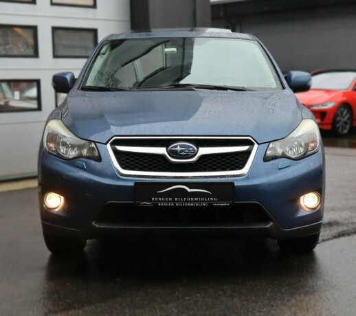 subaru-xv-bensin-2013-big-4