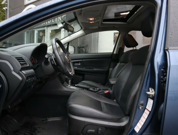 subaru-xv-bensin-2013-big-6