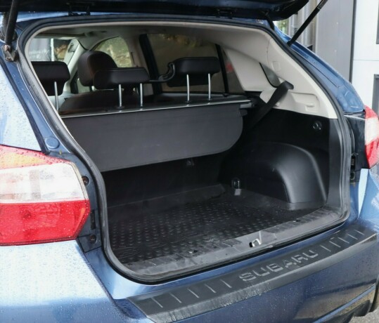 subaru-xv-bensin-2013-big-19