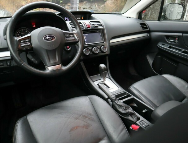 subaru-xv-bensin-2013-big-7