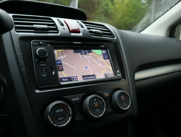 subaru-xv-bensin-2013-big-21