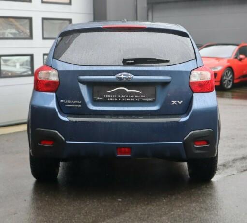 subaru-xv-bensin-2013-big-5