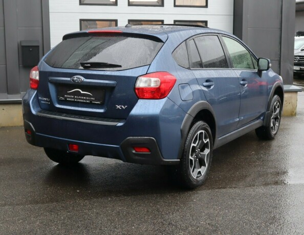 subaru-xv-bensin-2013-big-3