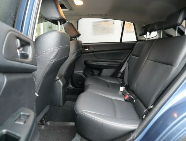 subaru-xv-bensin-2013-big-11