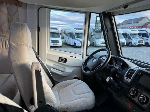 autostar-prestige-elite-i730lc-queensbed-senkeseng-alde-varme-23-177hk-diesel-2018-big-15