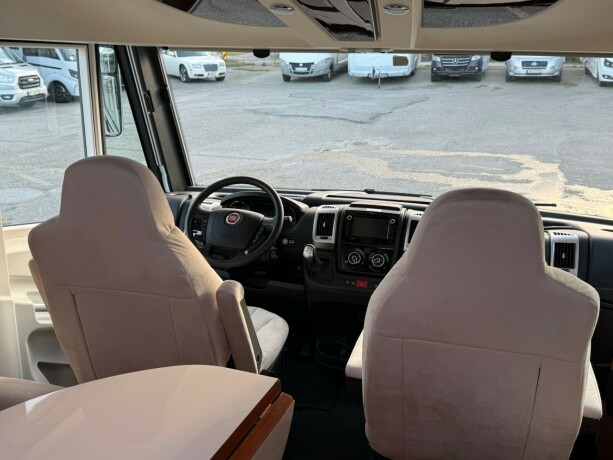 autostar-prestige-elite-i730lc-queensbed-senkeseng-alde-varme-23-177hk-diesel-2018-big-22