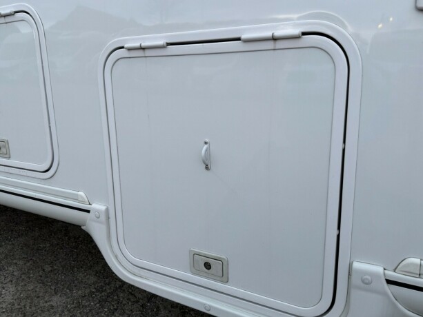 autostar-prestige-elite-i730lc-queensbed-senkeseng-alde-varme-23-177hk-diesel-2018-big-90
