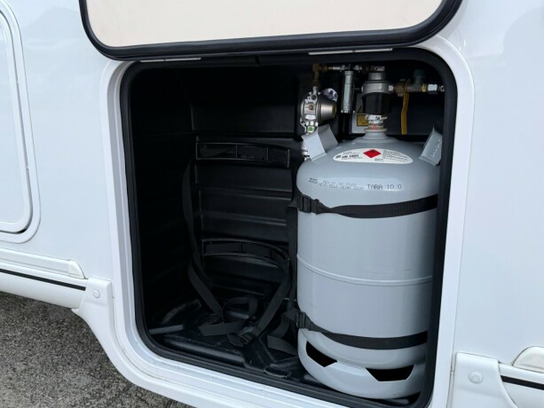 autostar-prestige-elite-i730lc-queensbed-senkeseng-alde-varme-23-177hk-diesel-2018-big-91