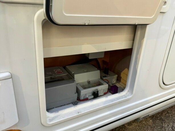 autostar-prestige-elite-i730lc-queensbed-senkeseng-alde-varme-23-177hk-diesel-2018-big-96