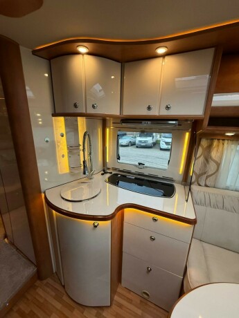 autostar-prestige-elite-i730lc-queensbed-senkeseng-alde-varme-23-177hk-diesel-2018-big-34