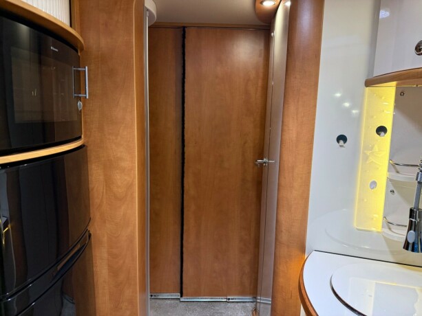 autostar-prestige-elite-i730lc-queensbed-senkeseng-alde-varme-23-177hk-diesel-2018-big-70